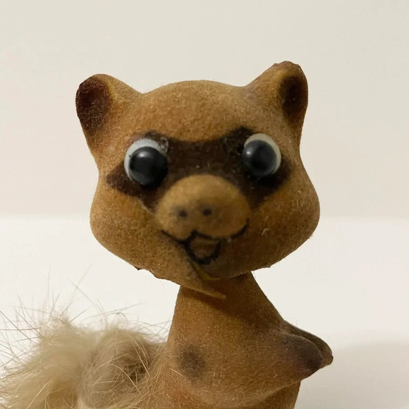 Vtg Small Flocked Raccoon Nodder Fury Tail Bobble Head 3 Inch Hong Kong Flaws - Picture 2 of 16